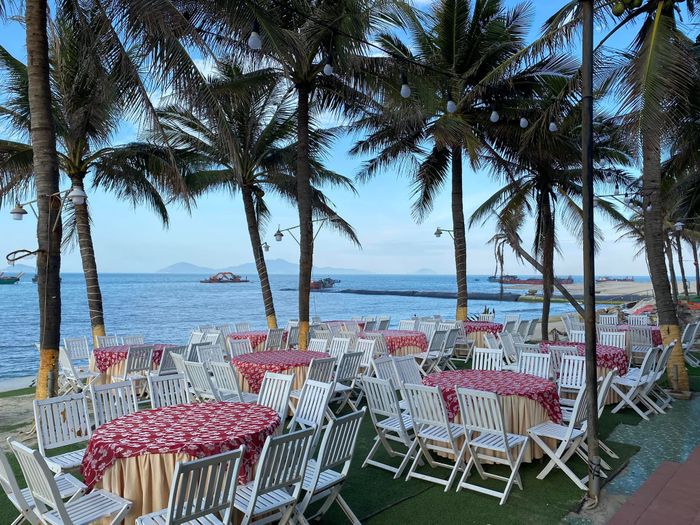 SEN Restaurant Beach Hội An ảnh 2 - Góc chụp chân thực về những món hải sản tươi ngon được trình bày đẹp mắt trong không gian sang trọng