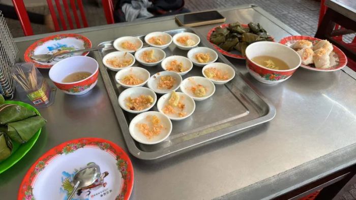 Hình ảnh bánh bèo truyền thống tại Gốc Bánh Bèo Bà Cư