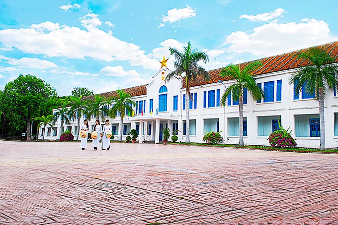 Khuôn viên ven biển đẹp như tranh của Đại học Nha Trang