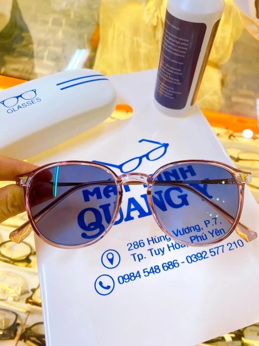 Hình ảnh Mắt kính Quang Y 2