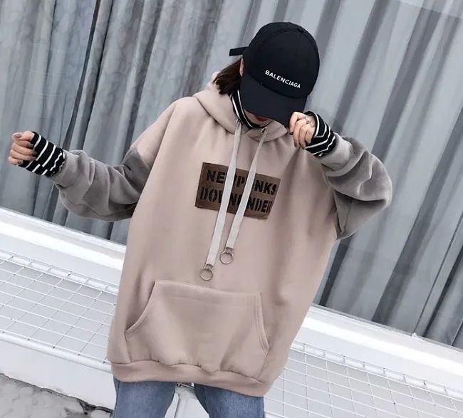Yeah1 Shop tự hào là một trong những shop bán áo khoác nữ đẹp nhất TPHCM, nơi hội tụ những thiết kế trẻ trung và đa dạng.