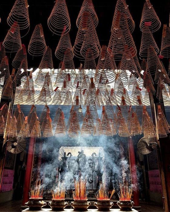 Không gian linh thiêng tại Chùa Bà Thiên Hậu - Nơi gửi gắm những ước nguyện tình duyên