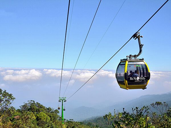 Hình ảnh ngoạn mục: Cáp treo Bà Nà băng qua rừng nguyên sinh và thác Tóc Tiên hùng vĩ