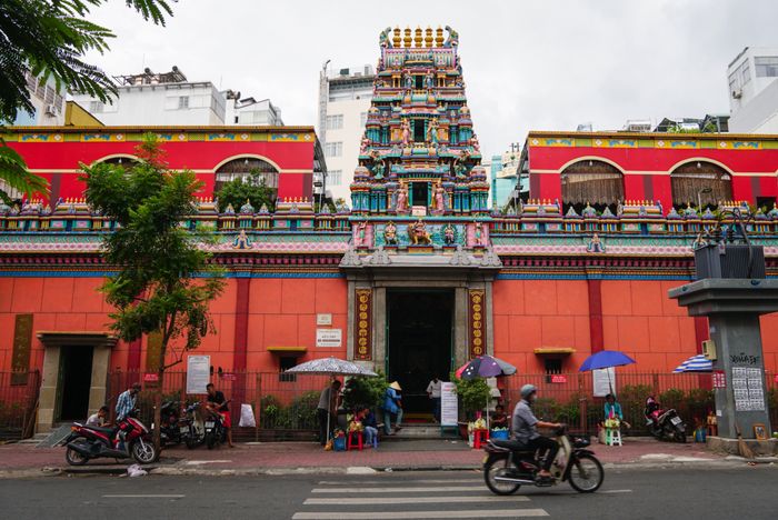Hình ảnh Chùa Bà Mariamman - Kiến trúc rực rỡ sắc màu
