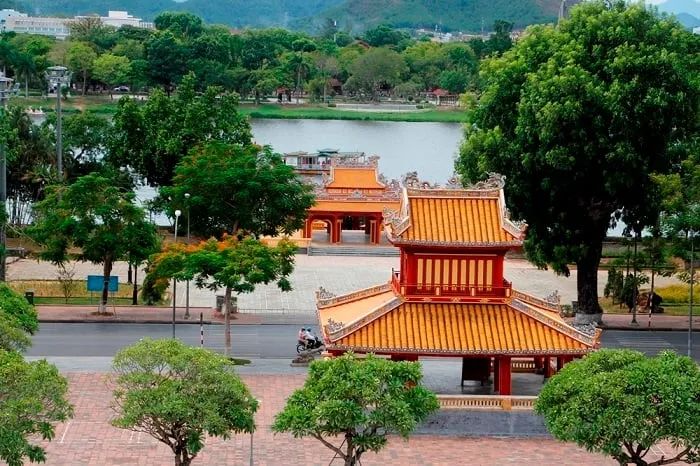 Hình ảnh thứ hai về Cố đô Huế trên tờ 50.000 đồng