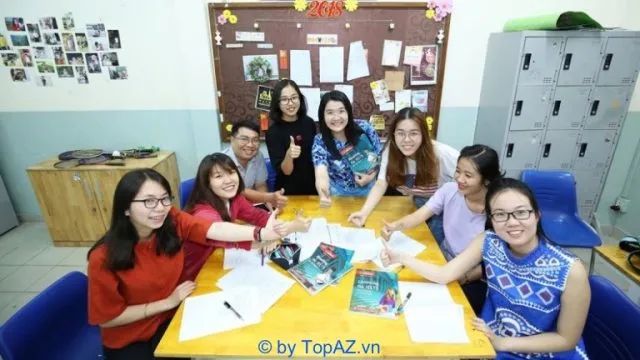Trung Tâm Ngoại Ngữ thuộc Đại học Sư Phạm TP.HCM - nơi ươm mầm tri thức, chắp cánh đam mê ngoại ngữ với bề dày kinh nghiệm và uy tín hàng đầu.