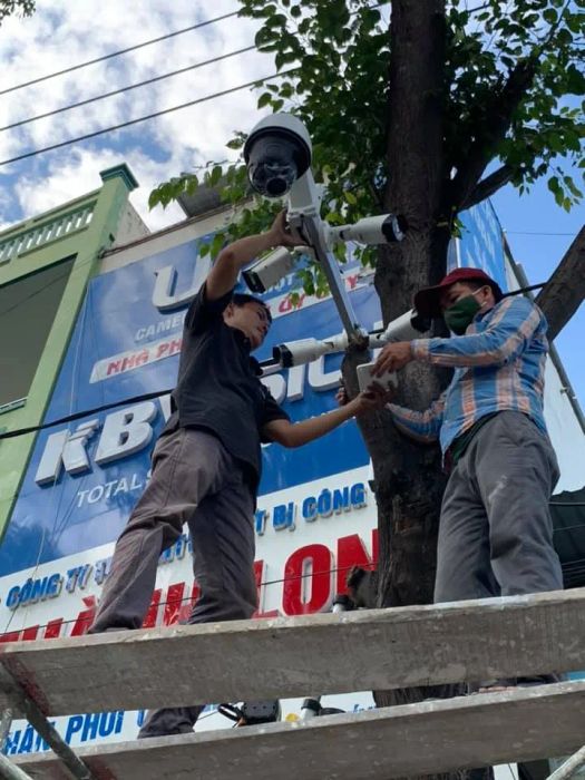 Hình ảnh thi công lắp đặt chuyên nghiệp của Thành Long