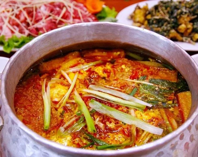 Lò Gạch Quán – Một trong Top 10 nhà hàng chất lượng tại quận Gò Vấp, TP. Hồ Chí Minh