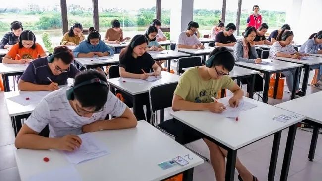 Không gian học tập hiện đại tại Trung tâm StartUp English