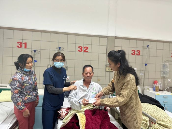 Bệnh Viện Bạch Mai hình ảnh 1