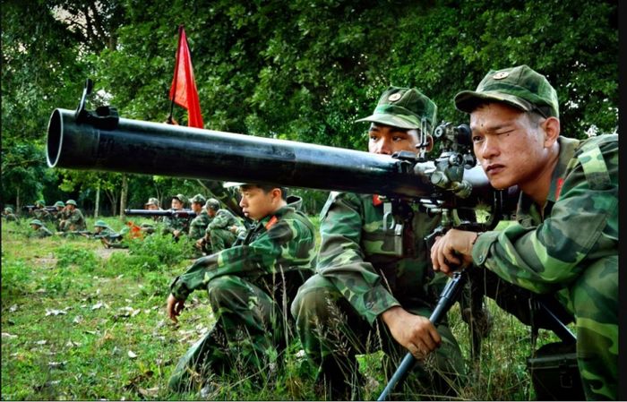 Ảnh minh họa: Người lính với sắc xanh áo lính