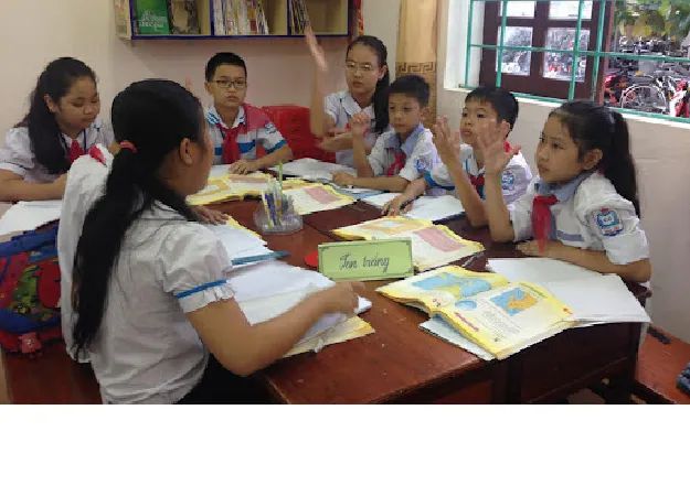 Hình ảnh đầu tiên về Trường Tiểu học Diên Hồng - không gian học tập hiện đại, tràn ngập tiếng cười trẻ thơ.