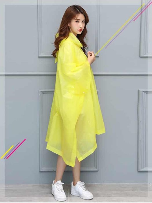 Sản phẩm của Áo mưa Việt mang đến cho bạn sự lựa chọn đa dạng, với chất lượng vượt trội, phù hợp với mọi nhu cầu sử dụng. Mỗi chiếc áo mưa được thiết kế tỉ mỉ, bền đẹp, và tiện lợi, phục vụ tối đa sự an toàn cho người dùng.