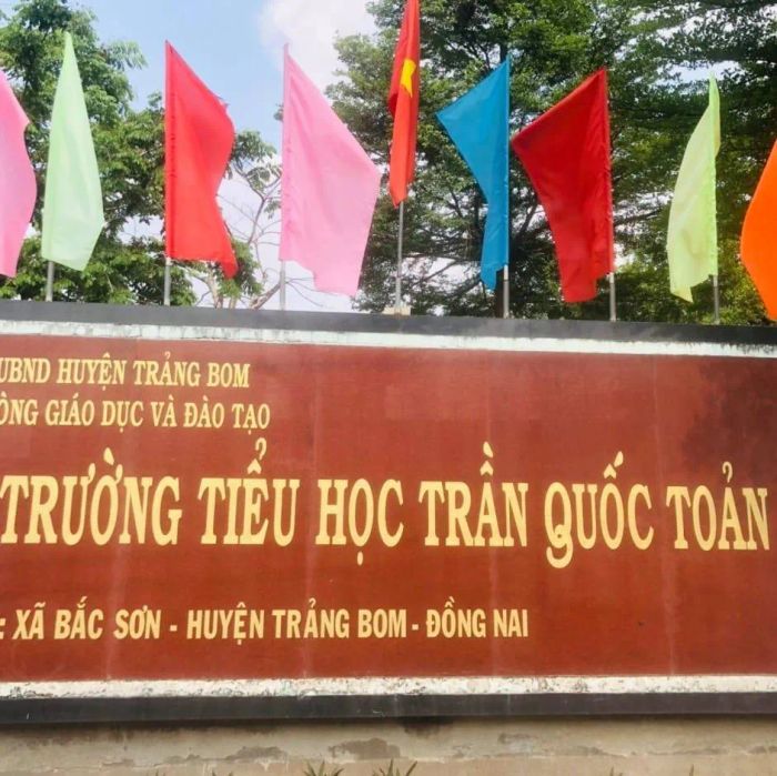 Hình ảnh Trường Tiểu học Trần Quốc Toản - Khuôn viên rộng rãi với những phòng học khang trang
