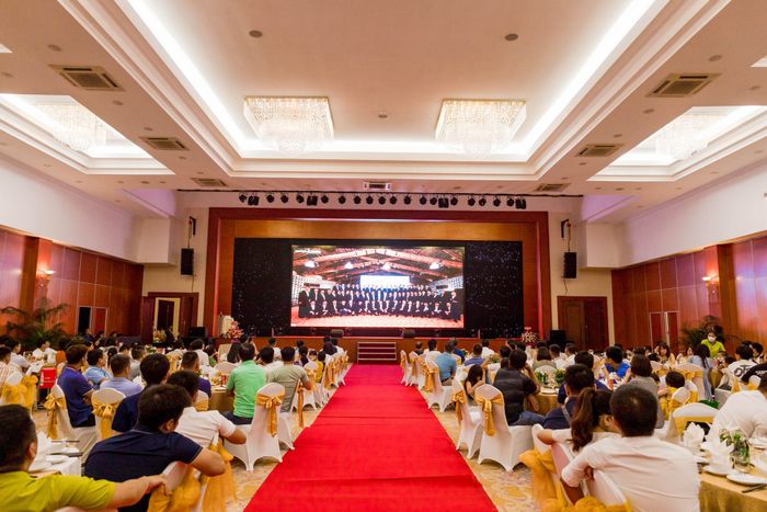 Bộ sưu tập hình ảnh đặc sắc về quy trình thi công chuyên nghiệp và các dự án tiêu biểu của Phục Hưng Holdings (PHC)