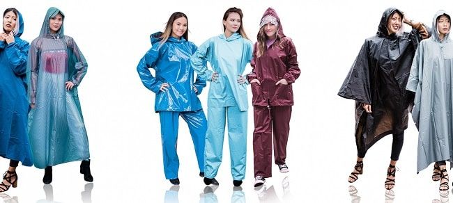 Sản phẩm áo mưa Hoàng Gia – Mỗi chiếc áo mưa đều được thiết kế tỉ mỉ, từ chất liệu vải bền bỉ đến kiểu dáng hợp thời, cho bạn sự bảo vệ hoàn hảo.