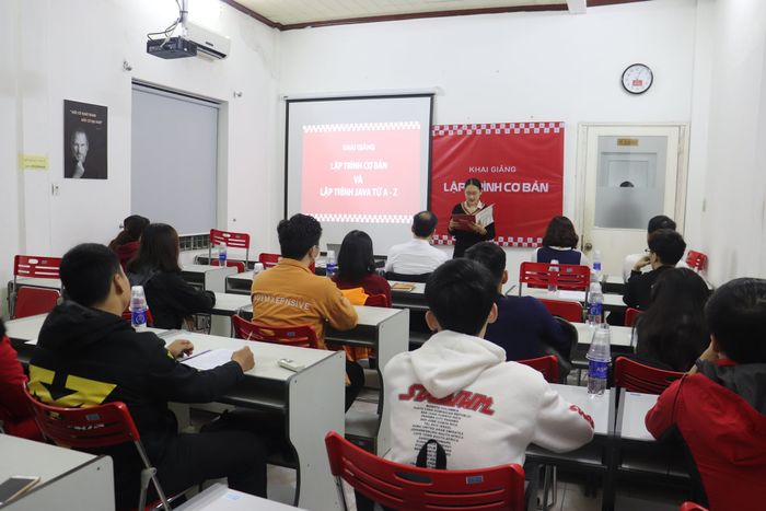 iViettech - Trung tâm đào tạo lập trình viên chuyên nghiệp ảnh 2