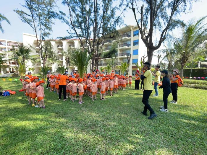 Trường Mầm Non Thiên Thần Nhỏ - Sân chơi rộng rãi với thiết bị hiện đại, nơi những thiên thần nhỏ thỏa sức vui đùa và khám phá thế giới