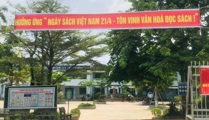 Hình ảnh Trường Tiểu học Trần Quốc Toản - Không gian xanh mát với cơ sở vật chất hiện đại