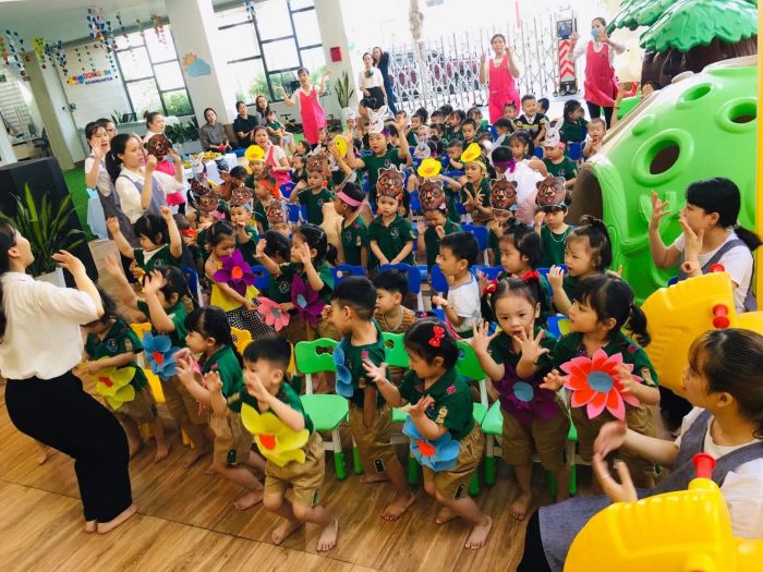 Trường Mầm Non Dongsim - Sân chơi ngoài trời rộng rãi với thiết bị vận động đạt chuẩn, nơi trẻ phát triển thể chất toàn diện