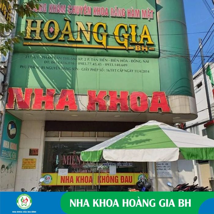 Hình ảnh quy trình tẩy trắng răng chuẩn y khoa tại Nha Khoa Hoàng Gia Biên Hòa