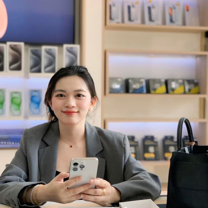Hình ảnh không gian bán hàng tại APT Mobile