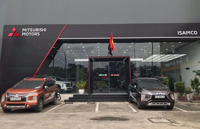 Showroom Mitsubishi Isamco Võ Văn Kiệt - Không gian trưng bày sang trọng đạt chuẩn quốc tế