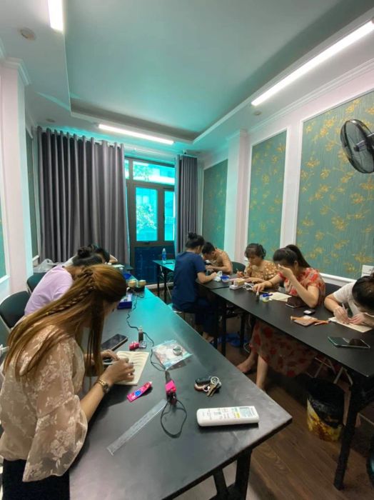 Hình ảnh thực hành phun xăm tại PhuongAli Academy