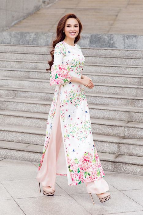 Hình ảnh áo dài cách tân hiện đại