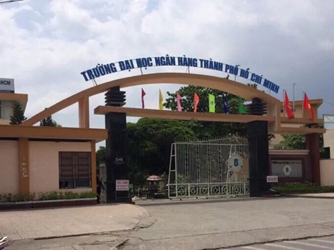 Trường ĐH Ngân hàng TP.HCM - Ảnh 1