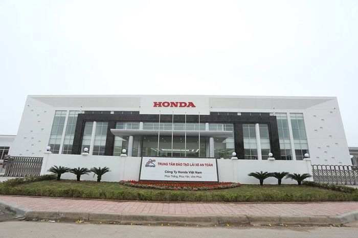 Hình ảnh dây chuyền lắp ráp ô tô Honda tại Vĩnh Phúc
