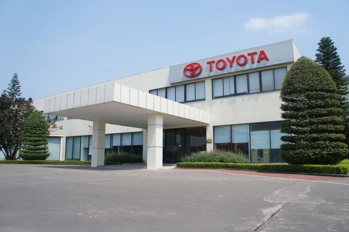 Hình ảnh nhà máy sản xuất ô tô hiện đại của Toyota tại Vĩnh Phúc