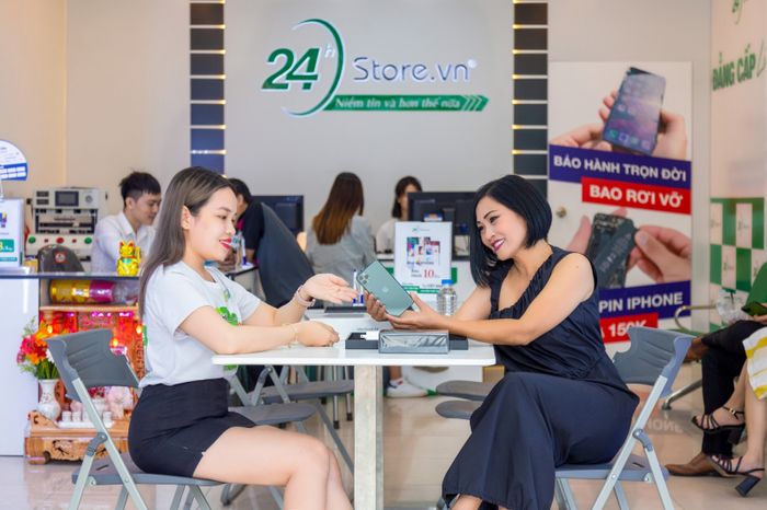 Không gian showroom hiện đại tại 24hStore