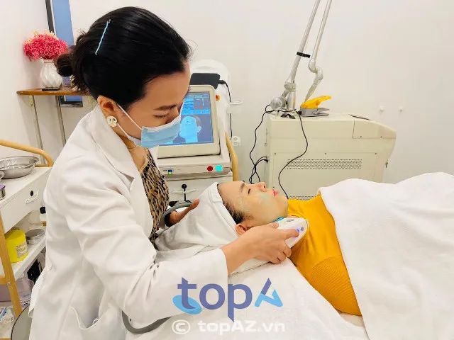Đặc trị mụn tại Young Spa & Clinic