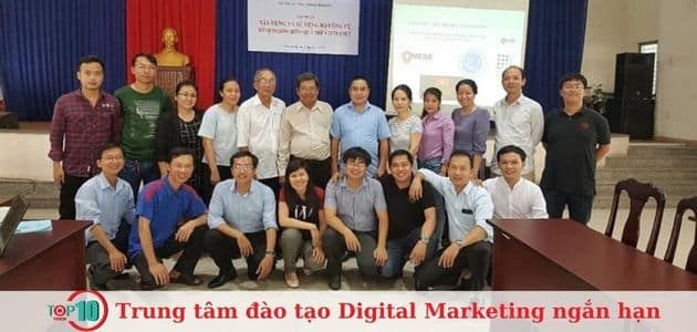 Học viện First & One
