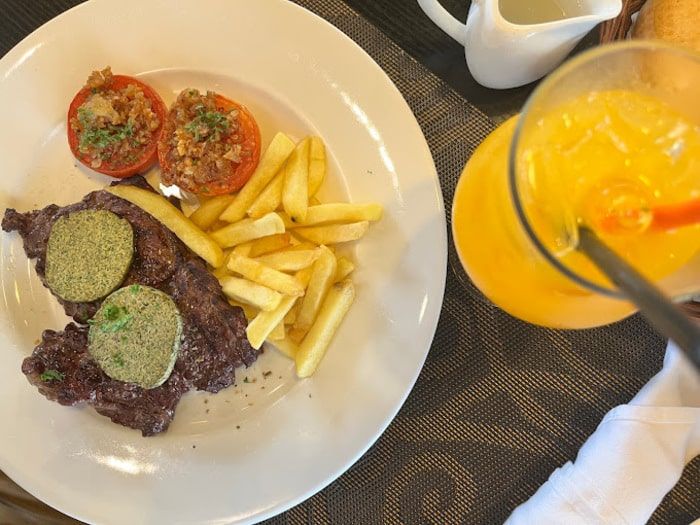 48 Bistro mang đến món bò bít tết hấp dẫn, thơm ngon, khiến thực khách khó lòng quên.