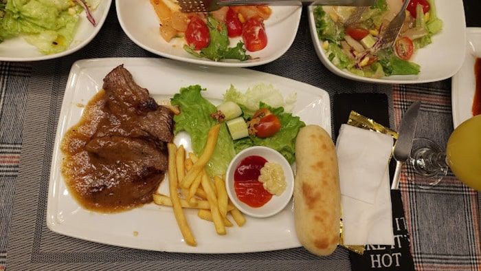 Địa chỉ tuyệt vời để thưởng thức bò bít tết ngon với giá cả phải chăng tại Quận 7.