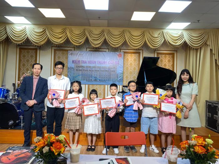 Giờ học âm nhạc đầy cảm hứng tại Music Talent