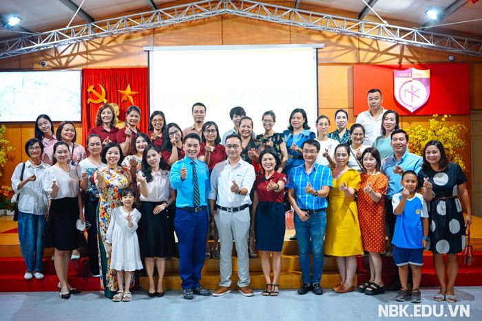 Hình ảnh ấn tượng về khuôn viên xanh mát của Trường Nguyễn Bỉnh Khiêm