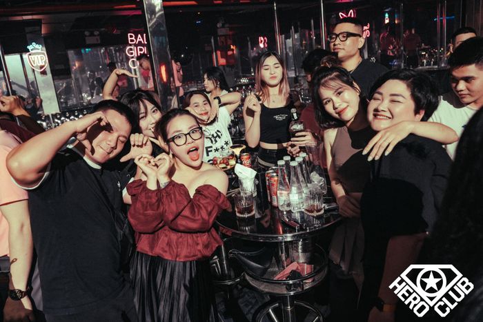 Không gian nghệ thuật tại HERO Club
