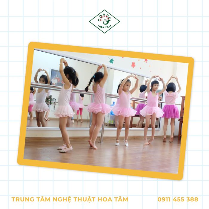 Giờ học nghệ thuật đầy hứng khởi tại Hoa Tâm