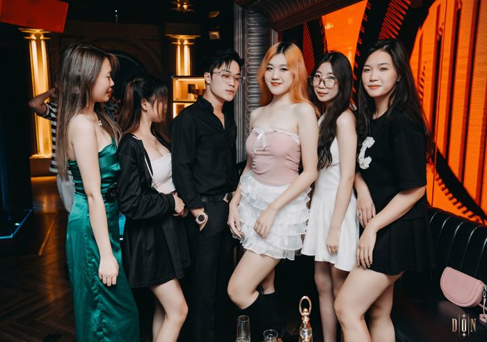 Không gian sang trọng tại DON Lounge