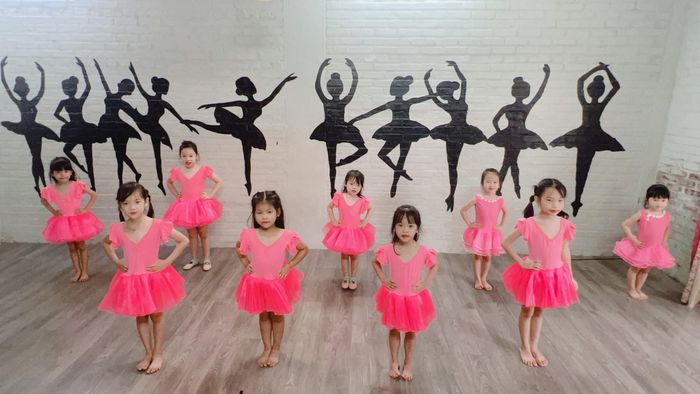 Giờ học năng khiếu đầy cảm hứng tại Âu Cơ