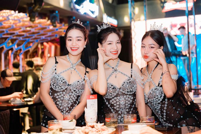 Không gian sôi động tại Z66 Beer Club