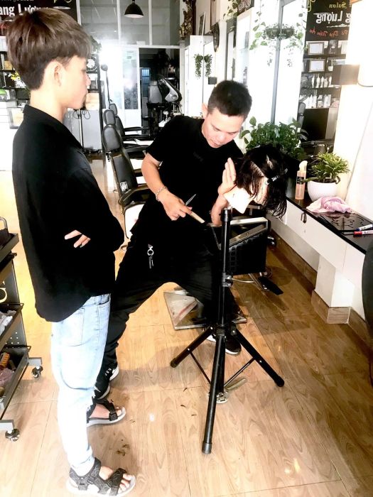 Hình ảnh không gian đào tạo chuyên nghiệp tại Salon & Academy Quang Lượng