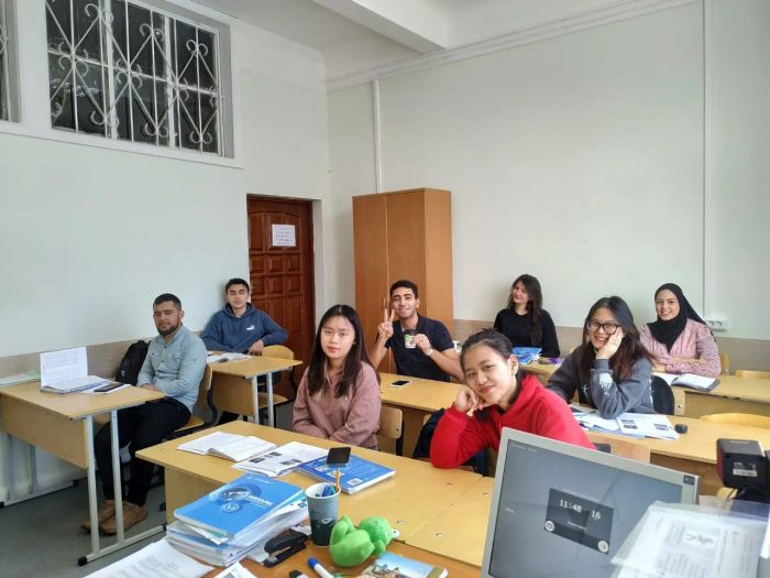 Khung cảnh đẹp như tranh tại Đại học Hà Nội (HANU)