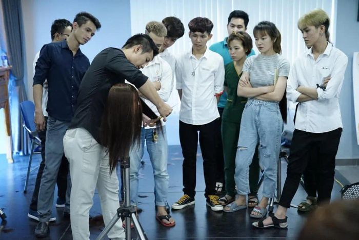 Hình ảnh thực tế về không gian đào tạo tại Học viện tóc Quốc tế Dũng Sài Gòn