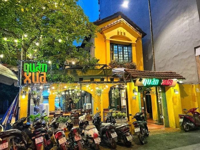 Quán Xưa Hà Nội mang đến không gian ấm cúng như trở về ngôi nhà xưa