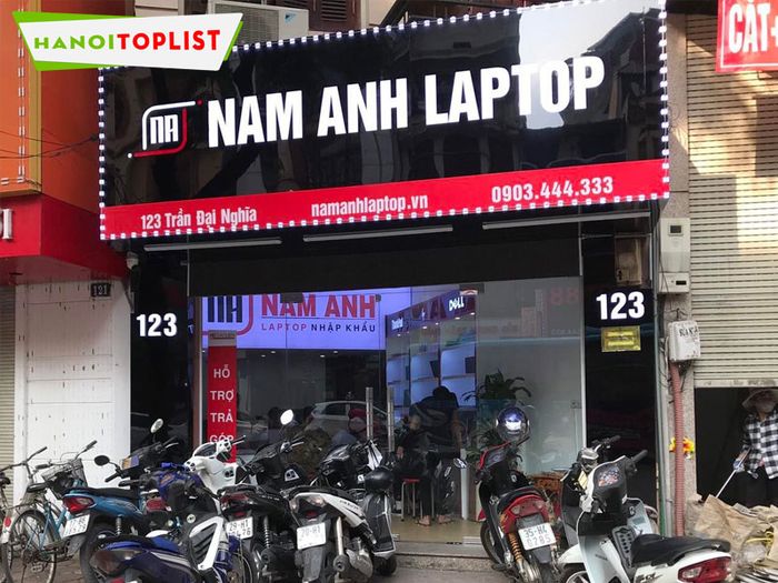 nam-anh-laptop-Tripi