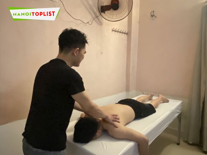 massage-nguoi-mu-hoa-sen-dich-vu-massage-khiem-thi-ha-noi-uy-tin-Tripi
